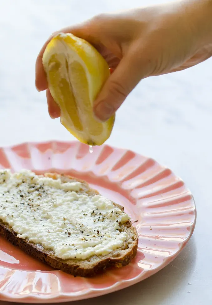 Ricotta Avocado Toast - an easy and delicious breakfast idea!' title='Ricotta Avocado Toast
