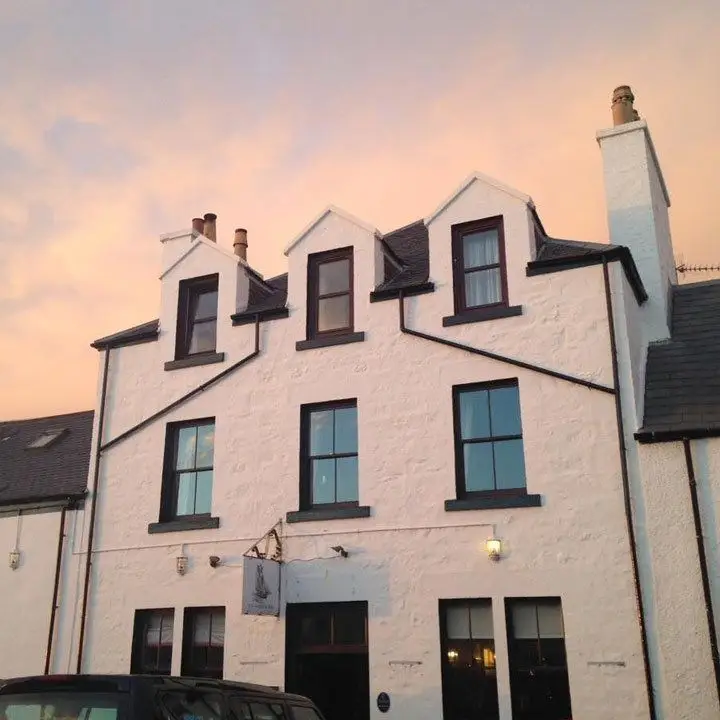 Harbour Inn at Bowmore Distillery