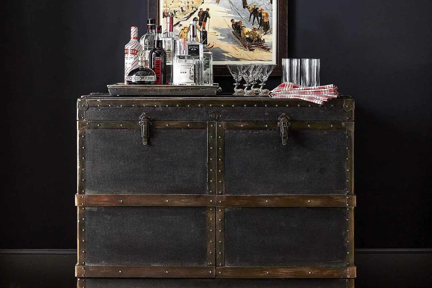 Ludlow Trunk Bar Cabinet, Black