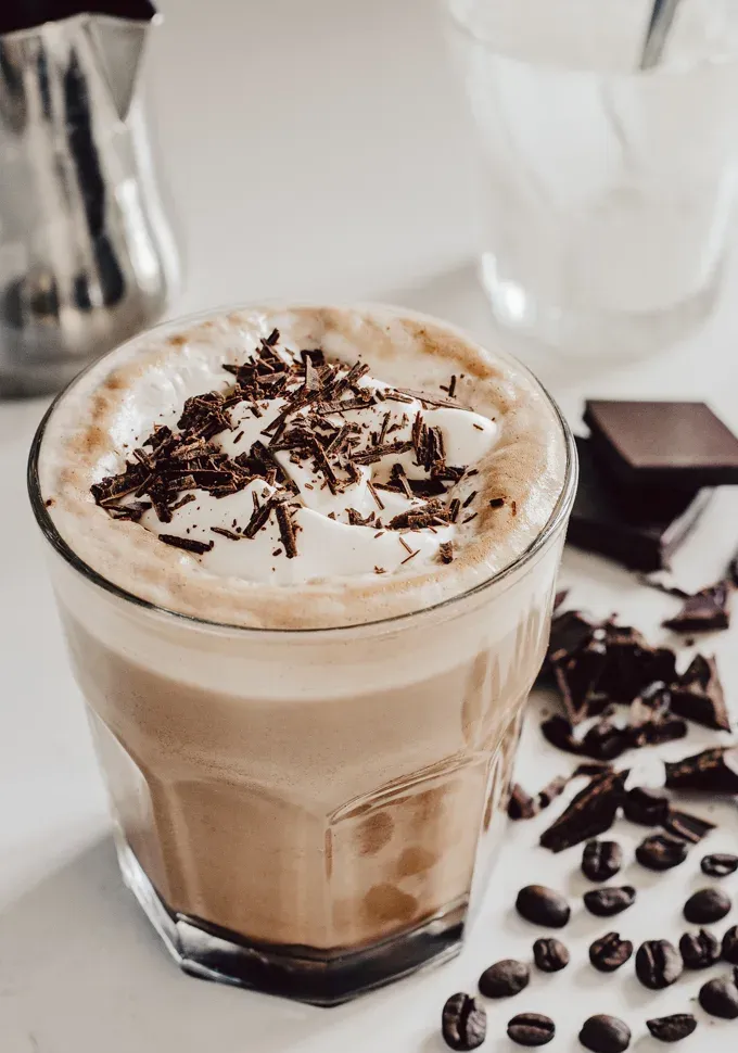 How to make a mocha latte at home | Caffe Mocha Recipe' title='How to Make a Mocha Latte (Easy Homemade Recipe)