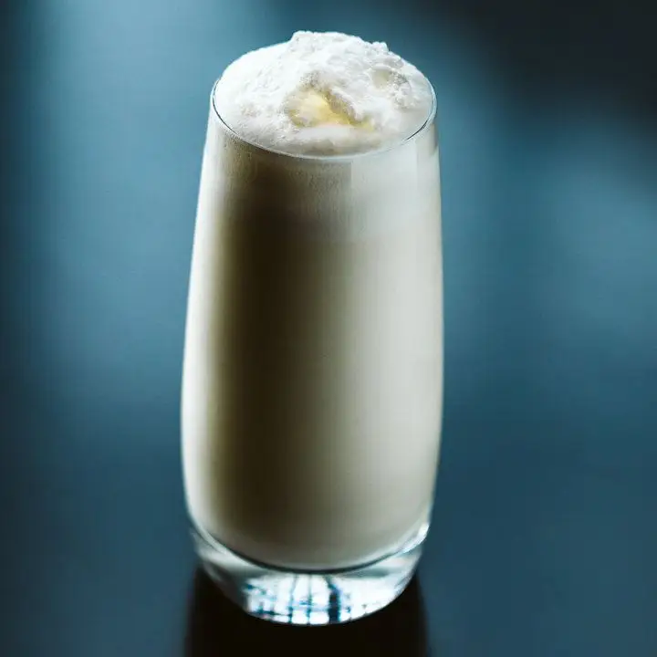 ramos gin fizz cocktail