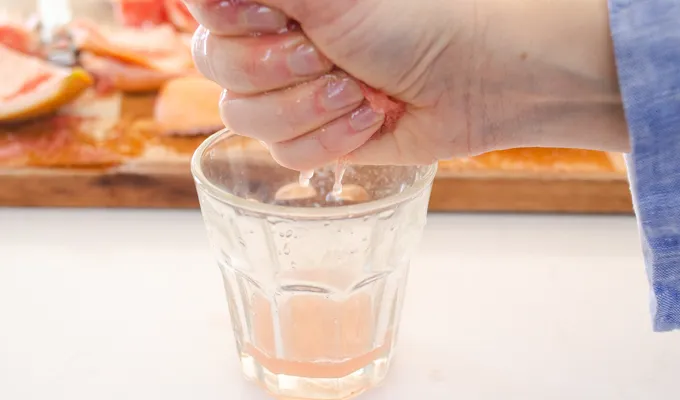 How to juice a grapefruit by hand.' title='How to Cut a Grapefruit