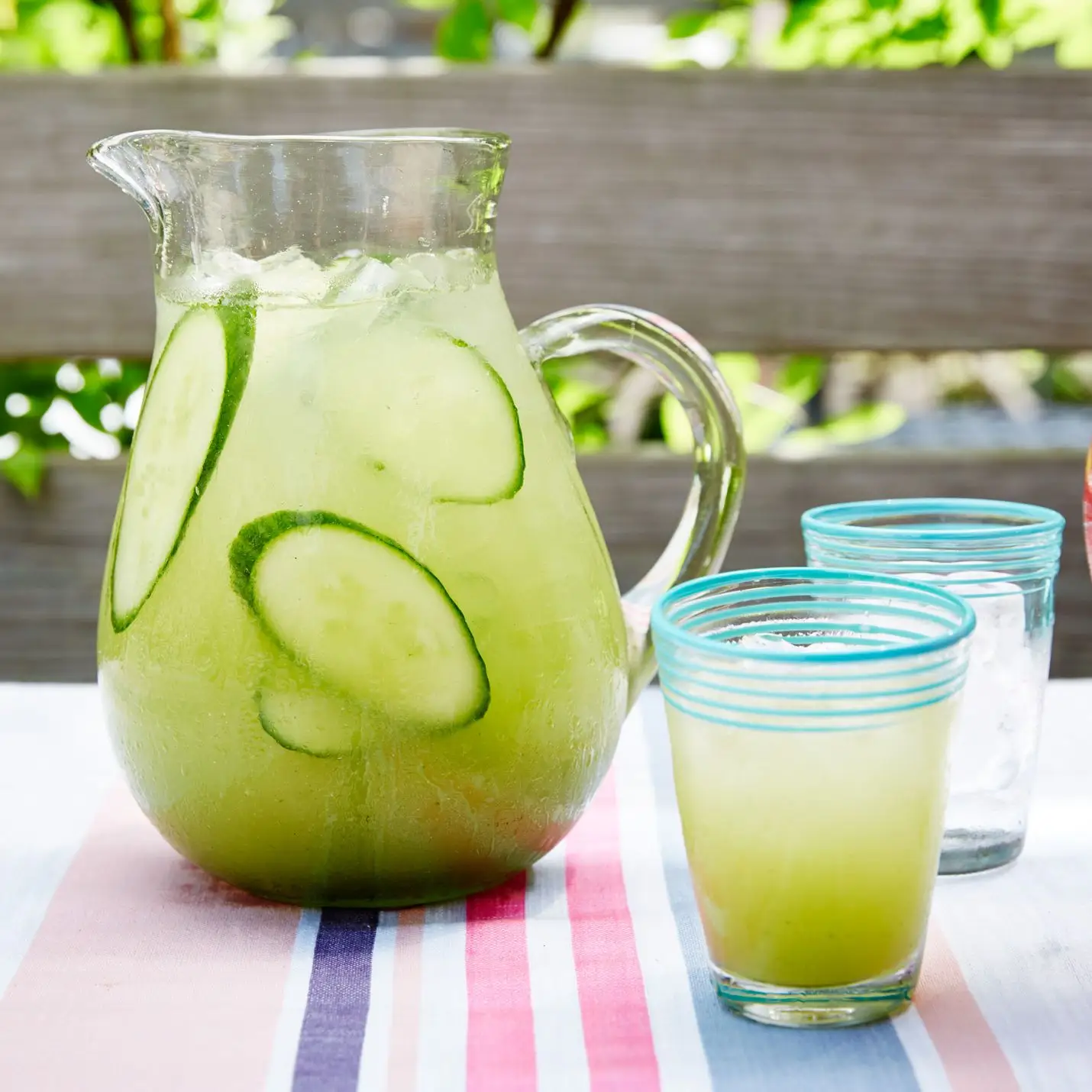 Woda ze świeżego ogórka