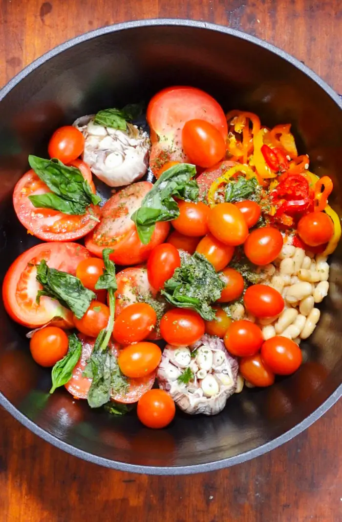 Soupe cachée aux tomates et aux haricots blancs