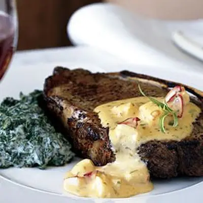 Kansas City Steaks com molho de lagosta Béarnaise