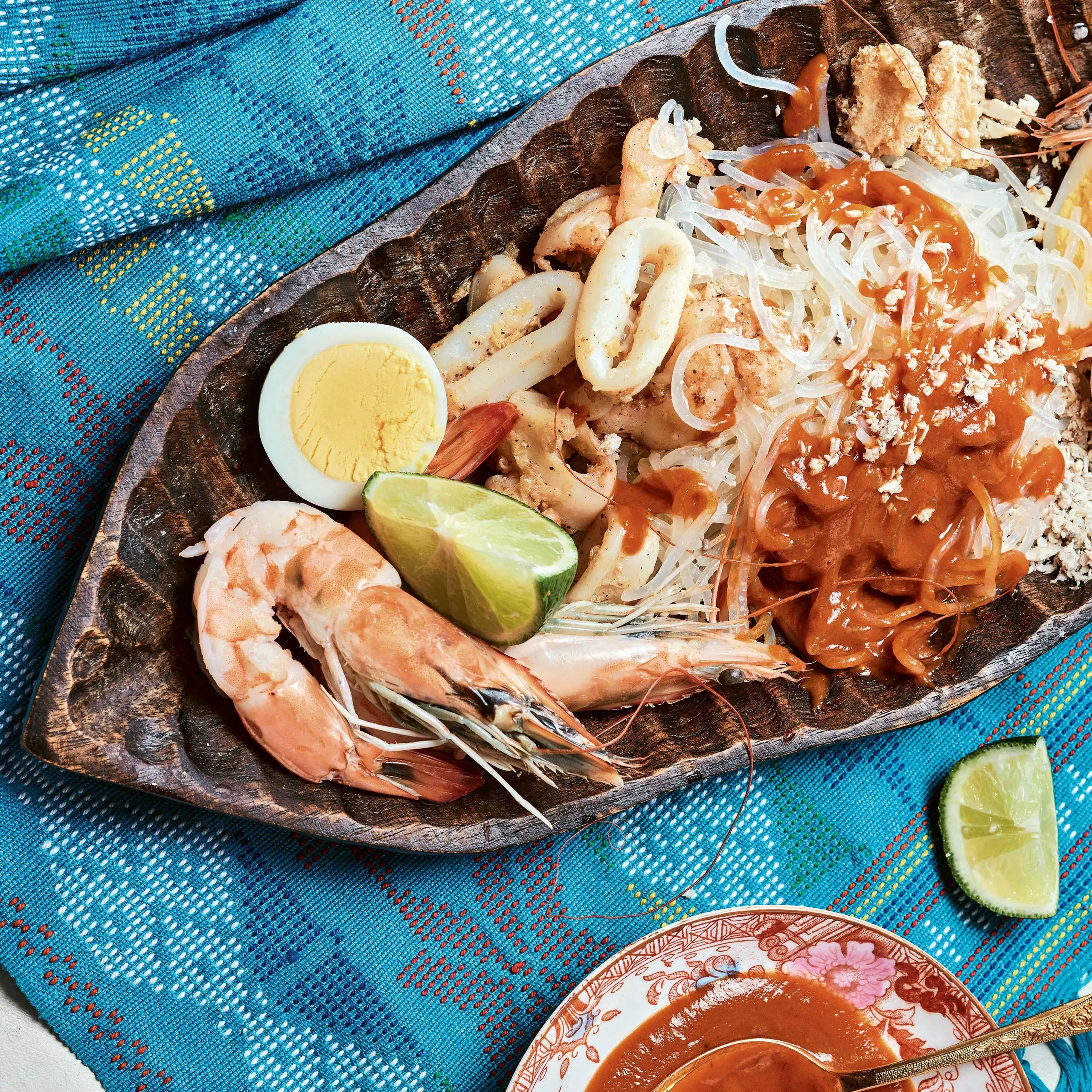 Macarrão de macarrão (macarrão de arroz com molho de camarão)