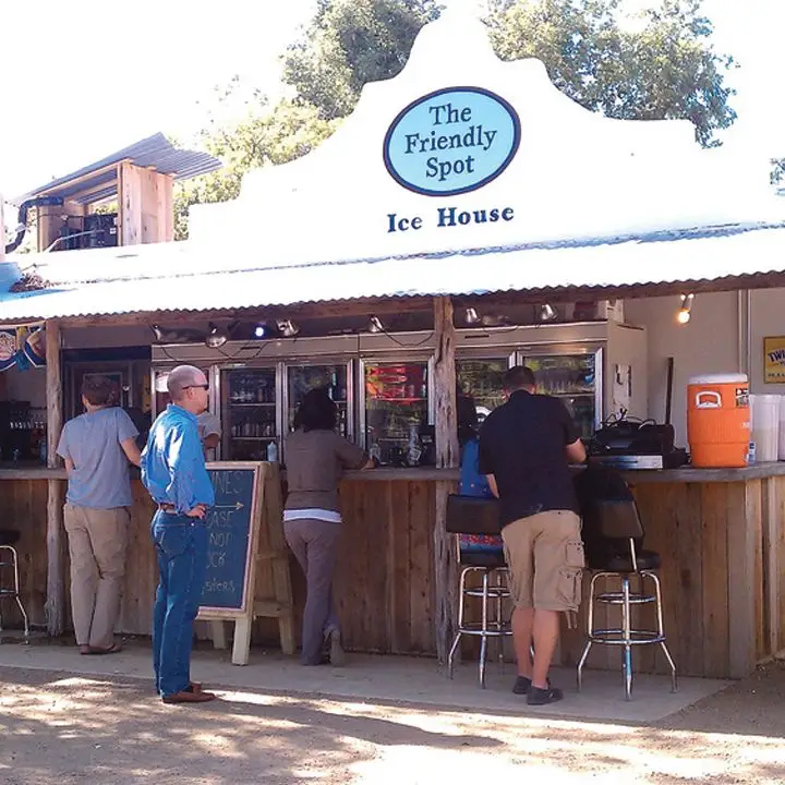 5 casas de gelo que mostram a maneira certa de beber no Texas