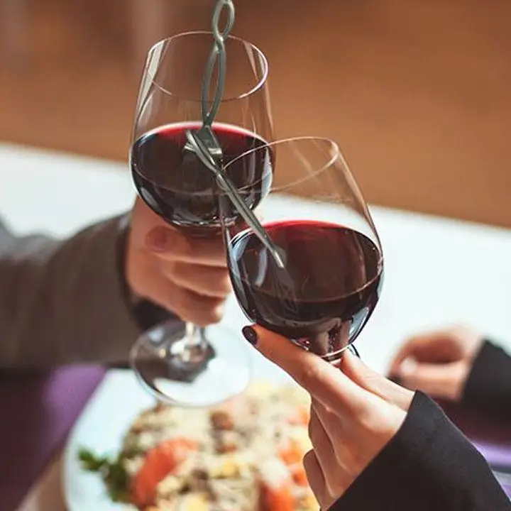 Os produtos purificadores de vinho realmente evitam dores de cabeça?