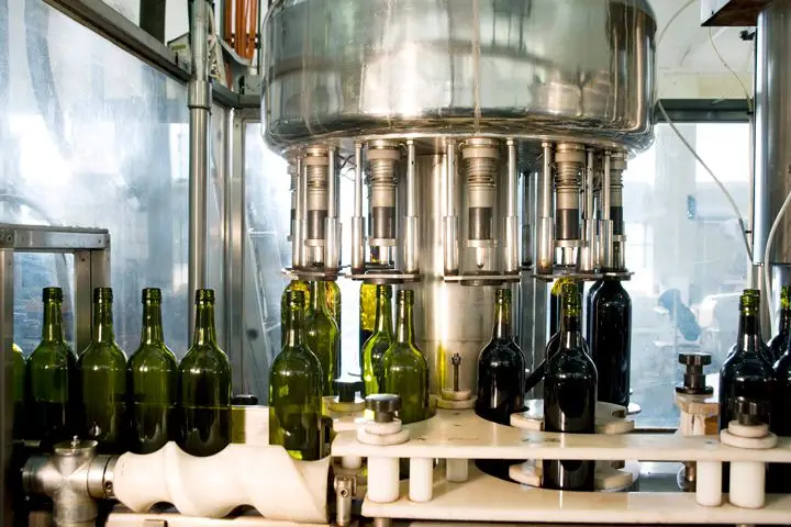 Bottling wine