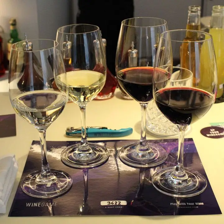 Este aplicativo pode ajudá -lo a se tornar uma melhor provadora de vinho?