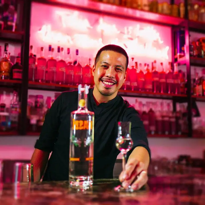 Como construir um bar encantador. Um que acomoda apenas 20 pessoas