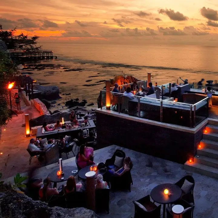 Com uma visão como essa, quem precisa de ótimos coquetéis? Você faz