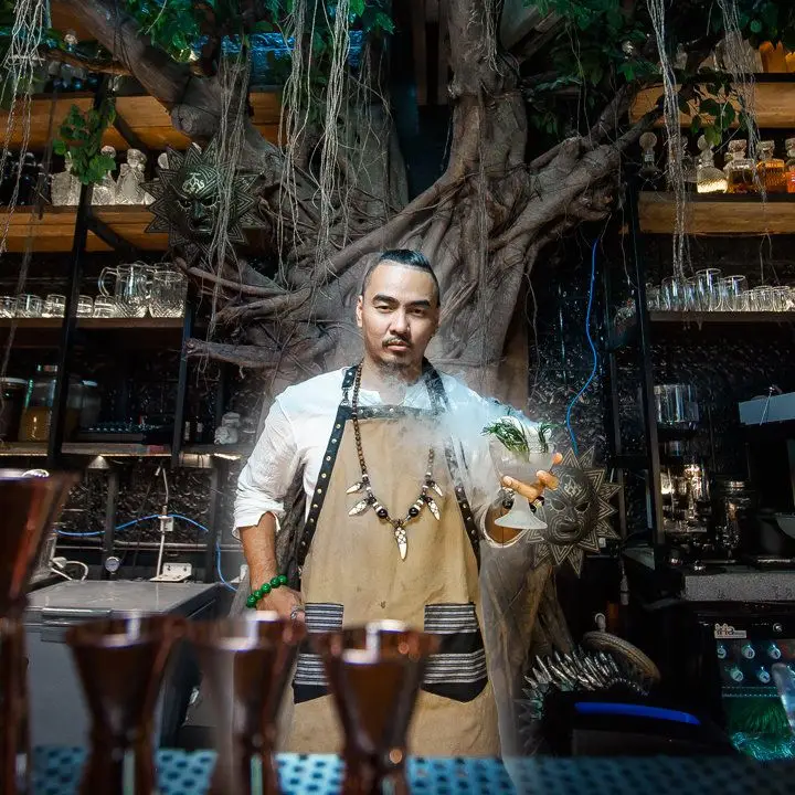 Conheça o barman que está colocando a cena do coquetel de Manila no mapa