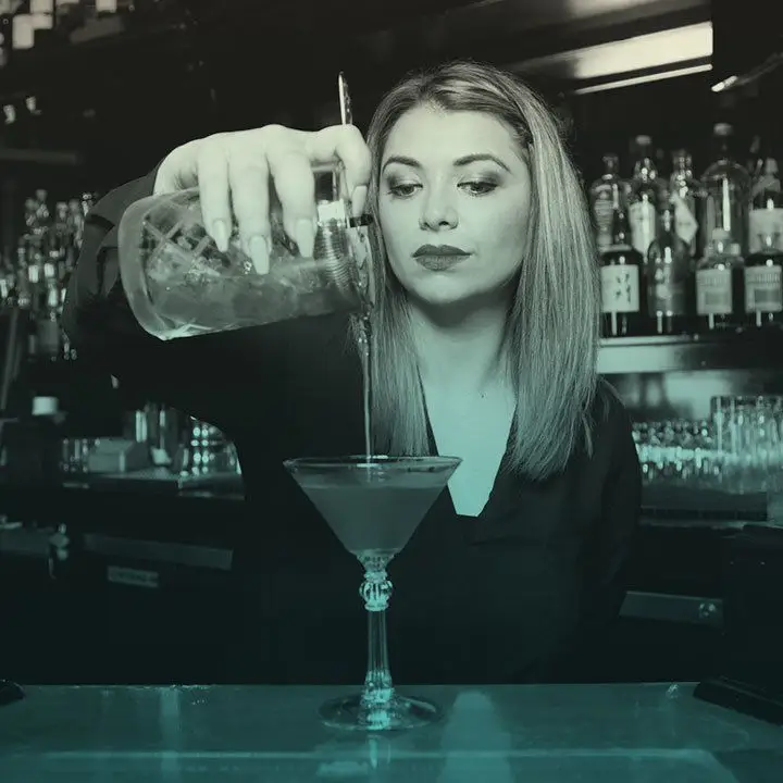 Conheça Bridget Maloney. Ela é a mulher por trás das mulheres que amam uísque