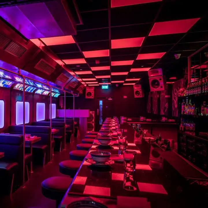 Uísque azedo e bolinhos: onde bebidas superiores encontram comida chinesa em Dublin