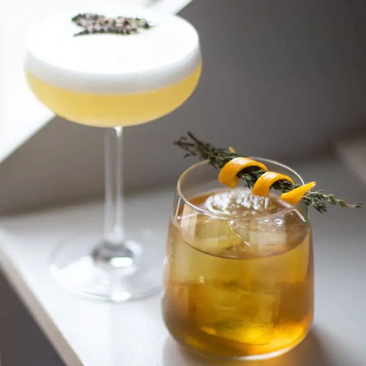 Tive isso com bebida artificialmente de cor? Este Harlem Bar agora é seu novo local favorito