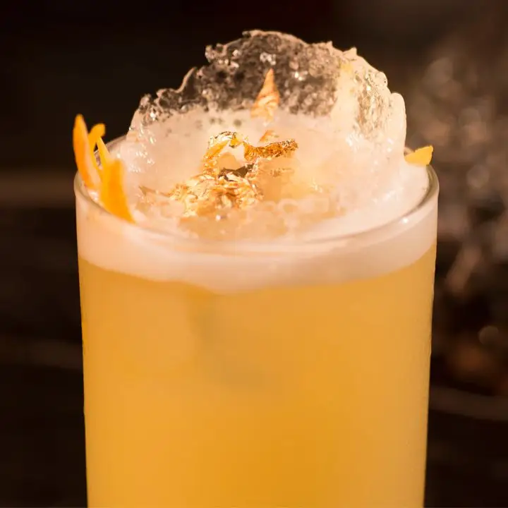 É o artesiano. Mas em Hong Kong