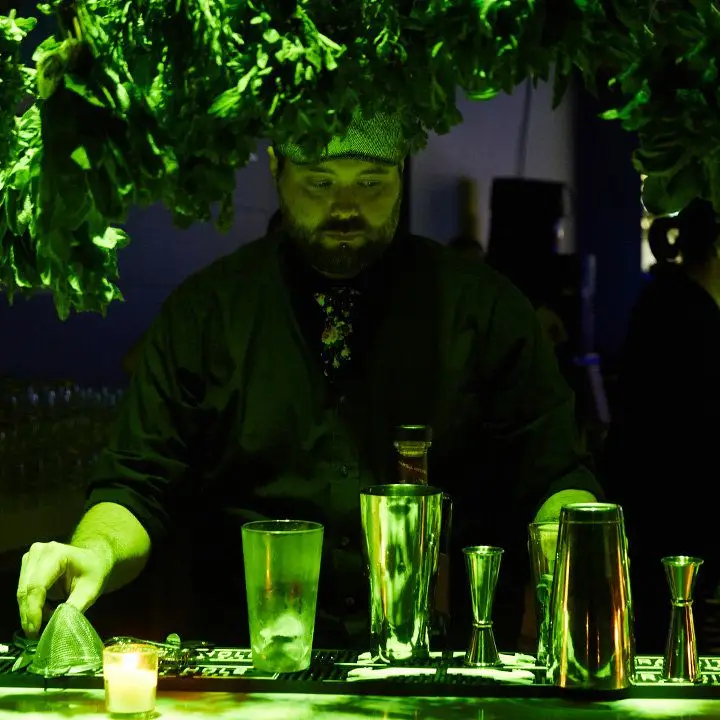 Psychanalyst tire le Kentucky Bourbon