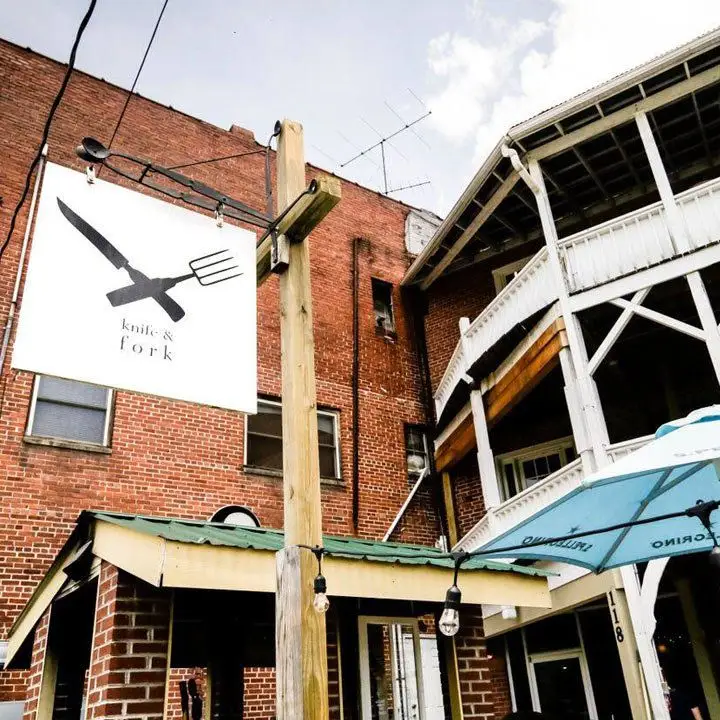 Experimente o bar de coquetéis dos Apalaches que o tempo esqueceu