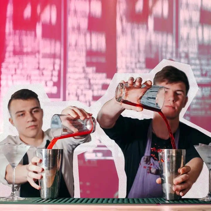 Como navegar nos relacionamentos românticos quando vocês dois estão atrás do bastão