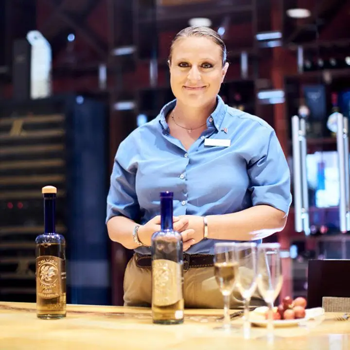 O resort de Puerto Vallarta tem um problema de armadilha turística. Este novo bar e resort pode mudar isso?