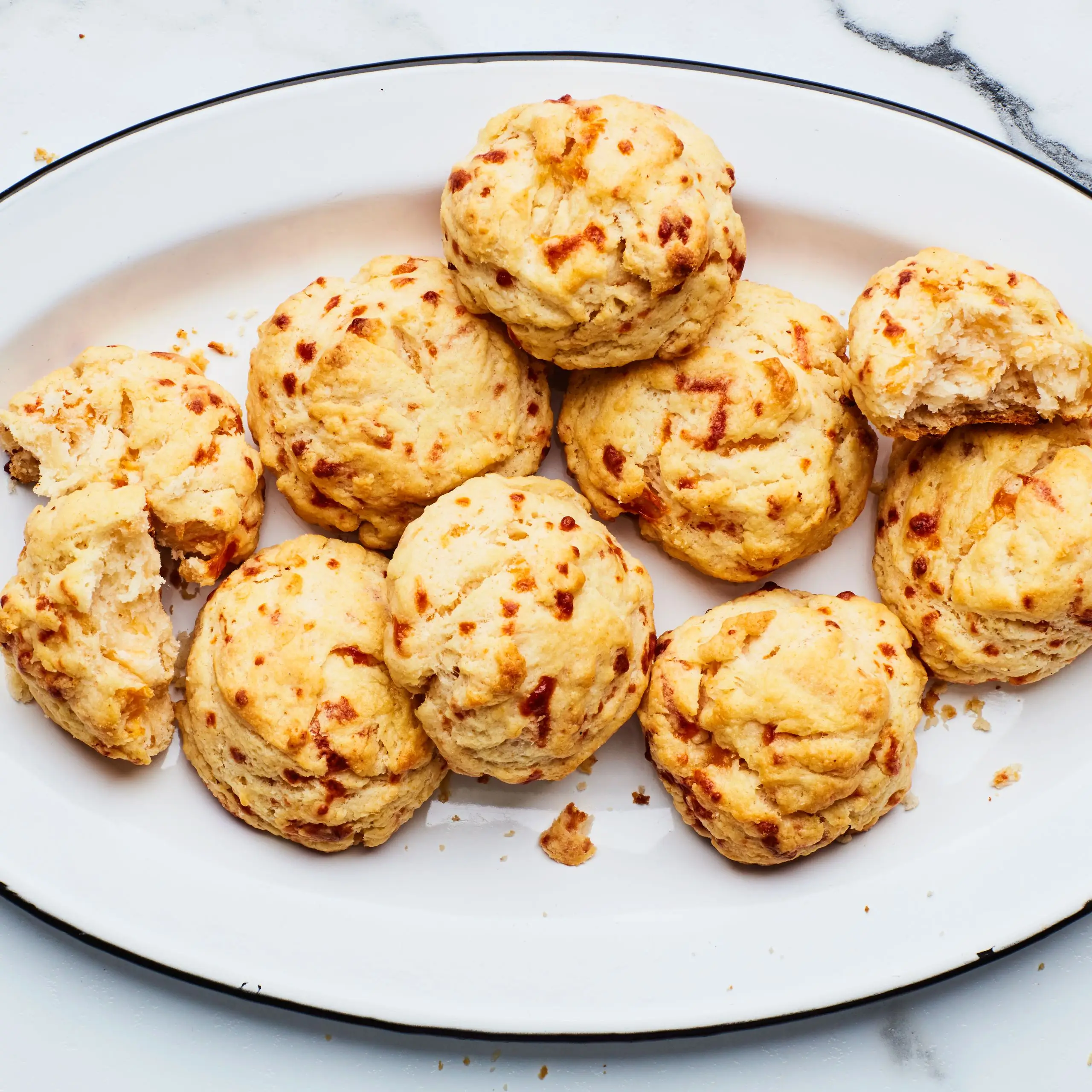 Biscoitos cheddar de alho