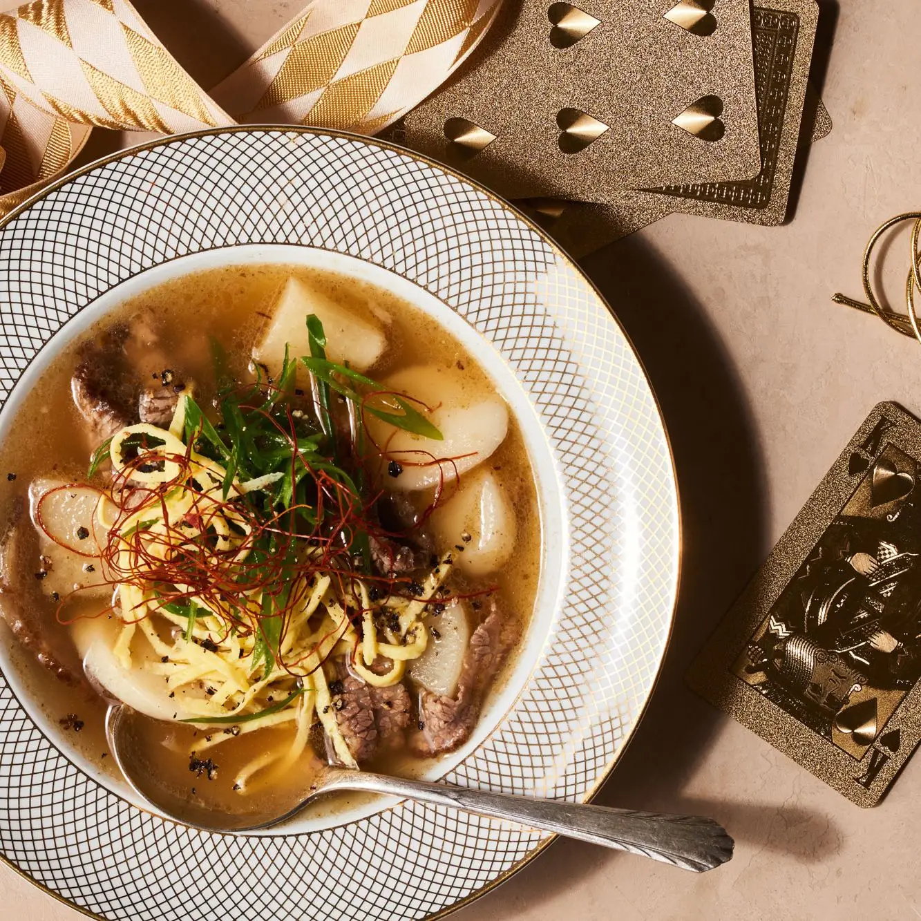 Tteokguk (buona fortuna nella zuppa di riso coreana)))))