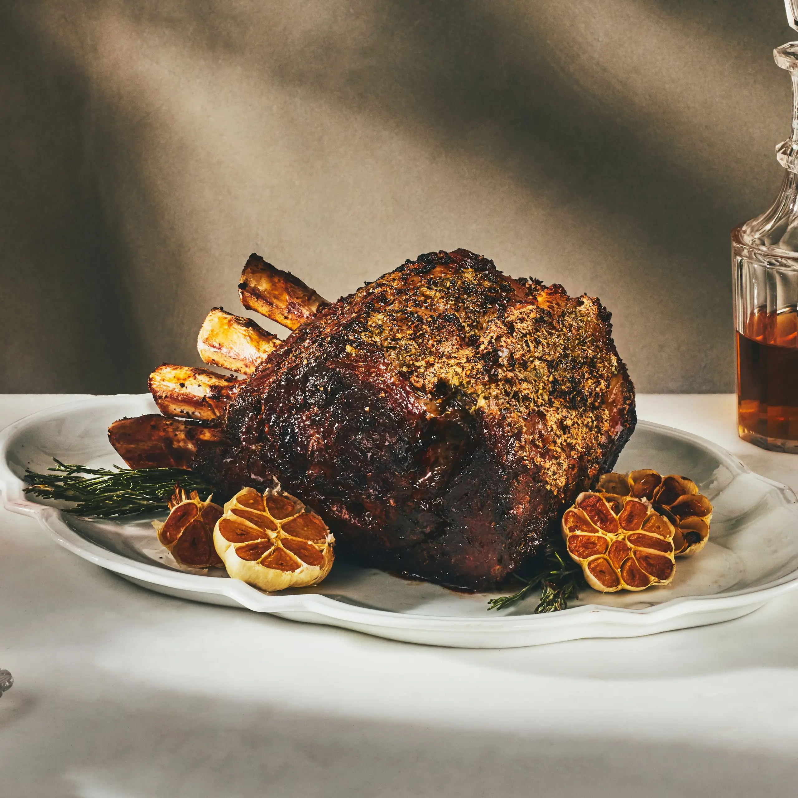 Costela assada com alho e alecrim