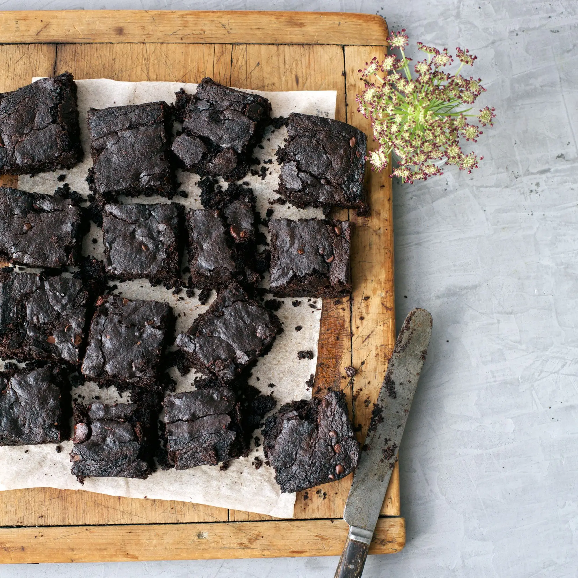 Brownies de abacate de chocolate escuro