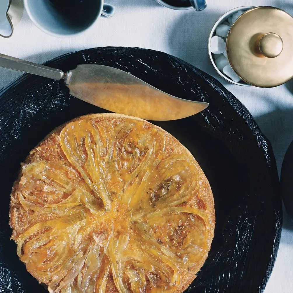 Bolo de limão com cobertura cristalizada