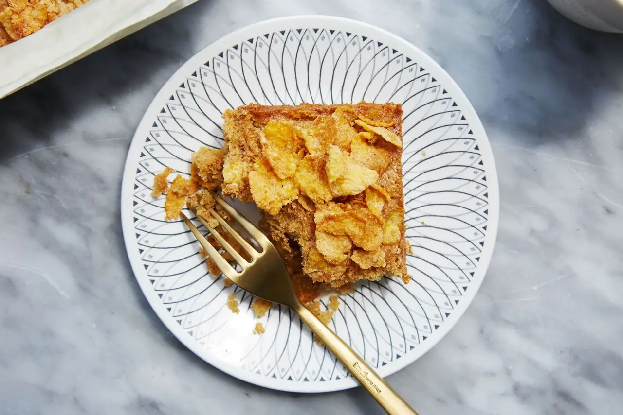 Bolo de flocos de milho de manteiga marrom