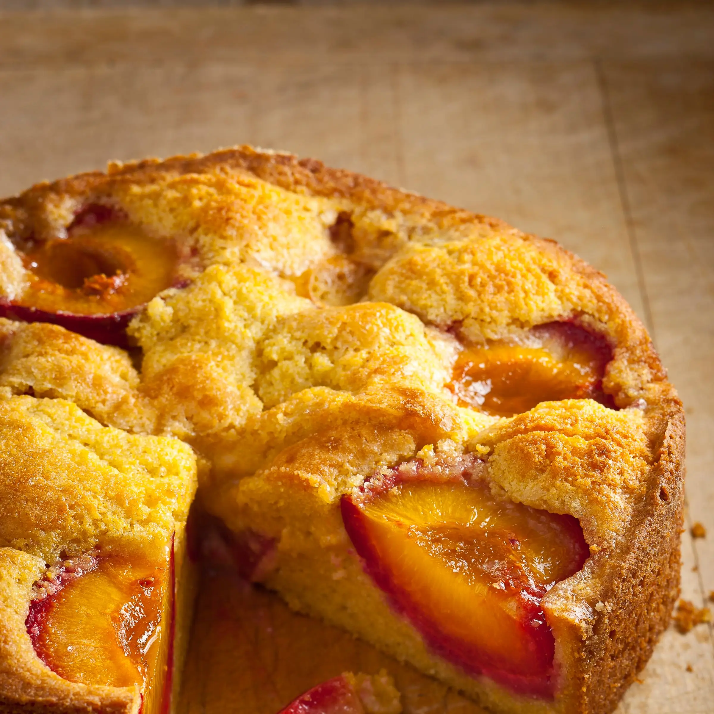 Bolo de ameixa e polenta