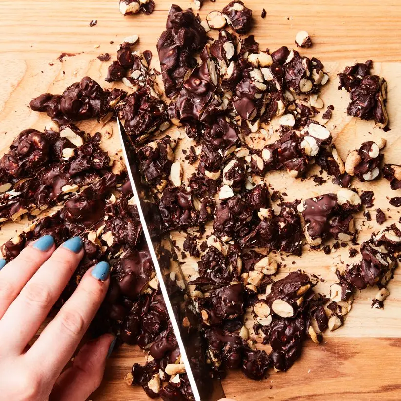 Amendoins cobertos de chocolate