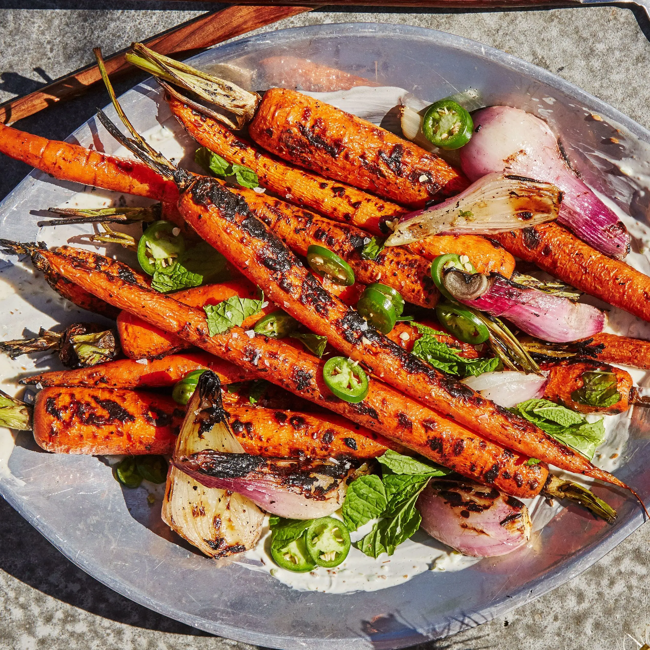 Cenoura grelhada com iogurte de cominho-serrano