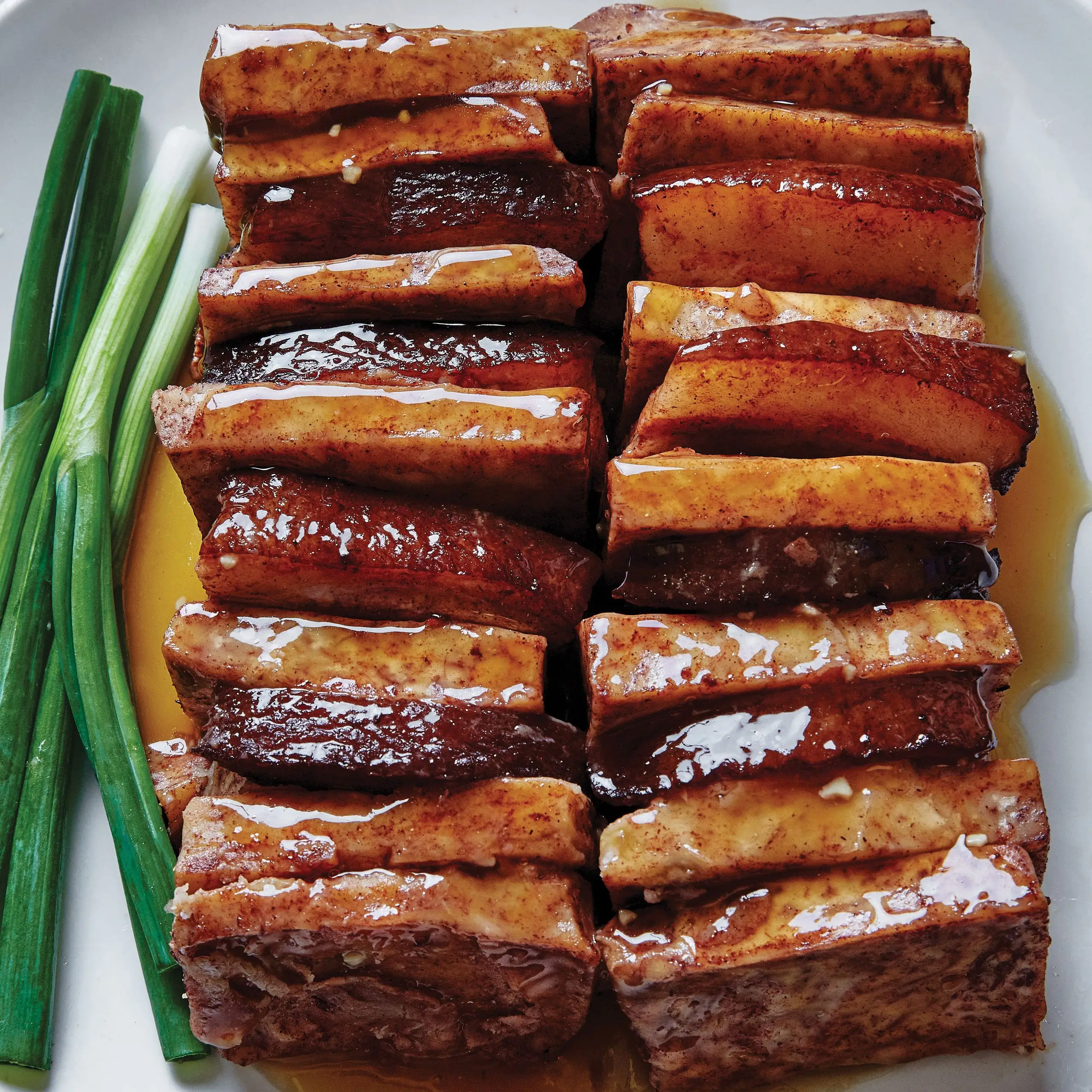 Taro e barriga de porco no estilo cantonês