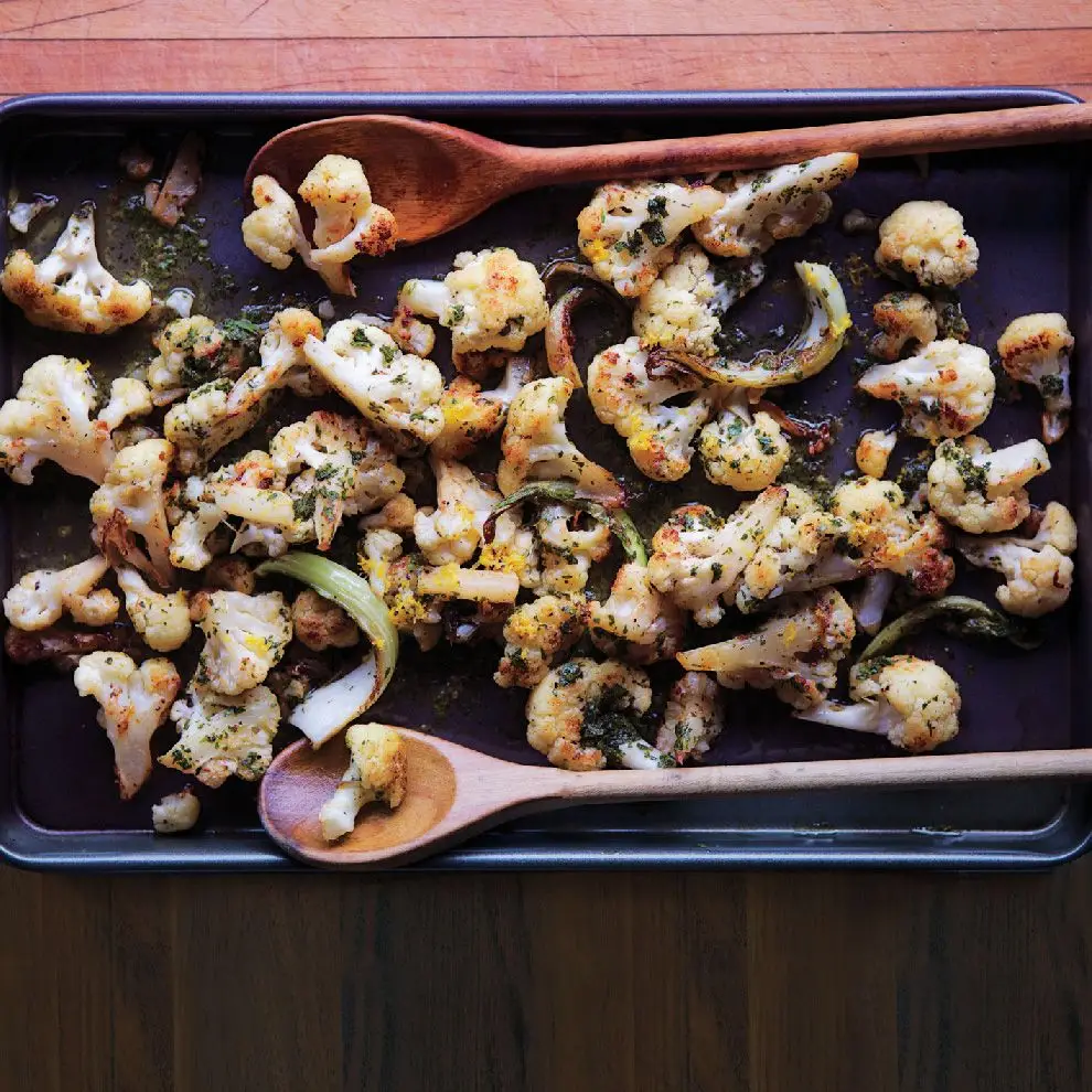 Couve-flor assada com curativo de limão