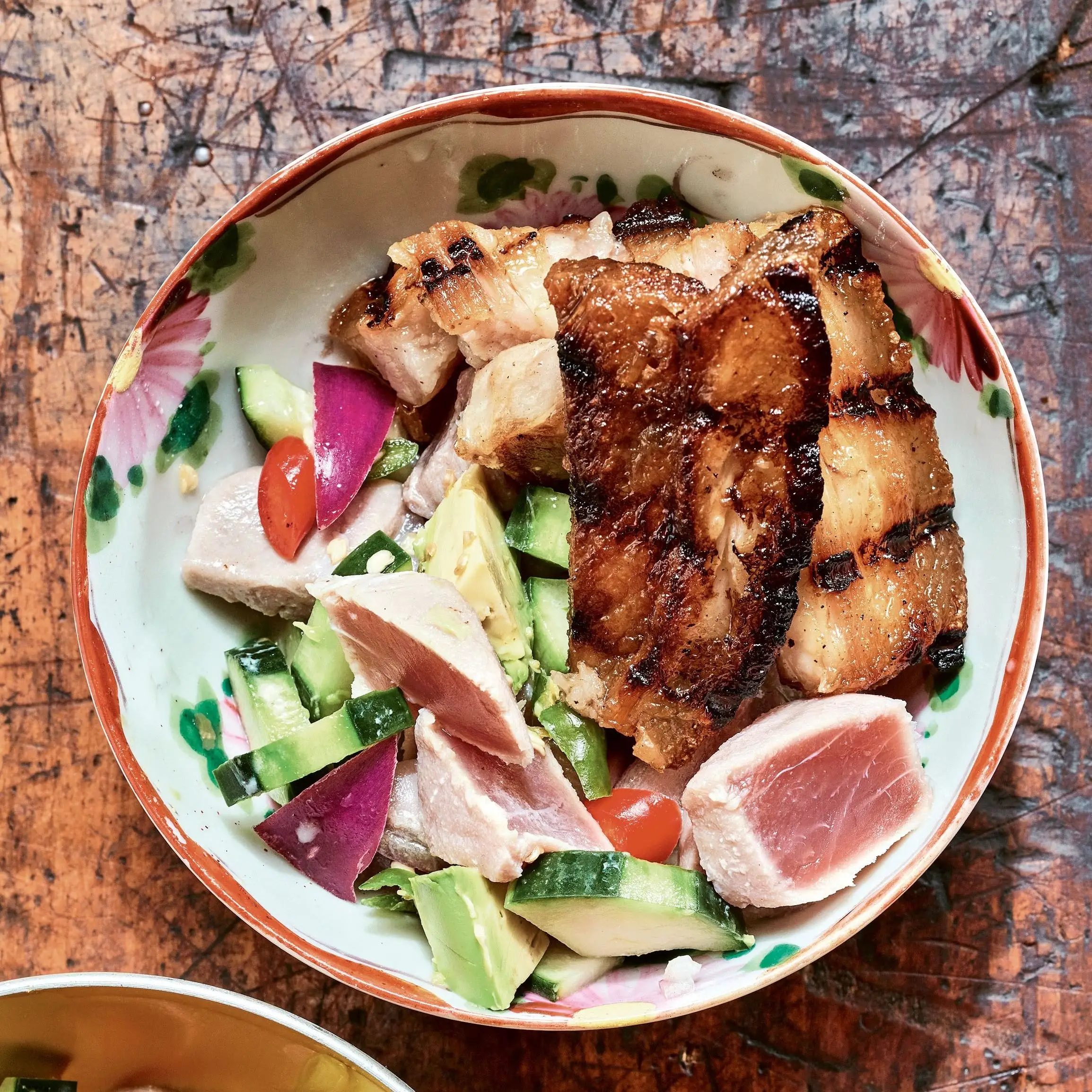 SinuGlaw (atum curado por vinagre com barriga de porco grelhada)