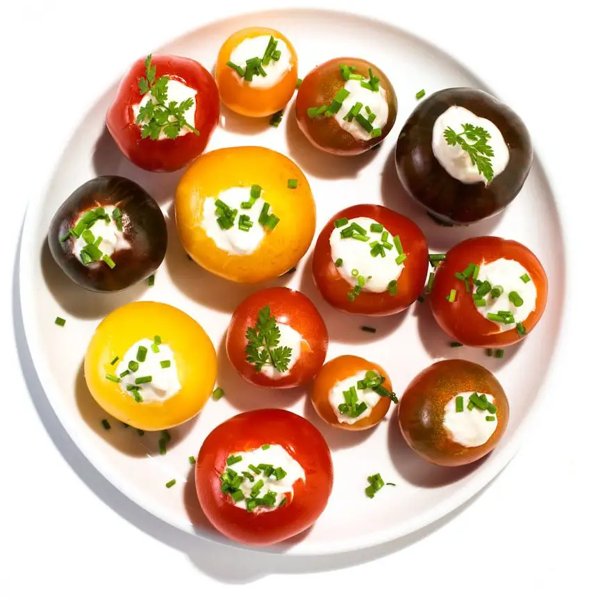 Tomates de cereja de rábano silvestre