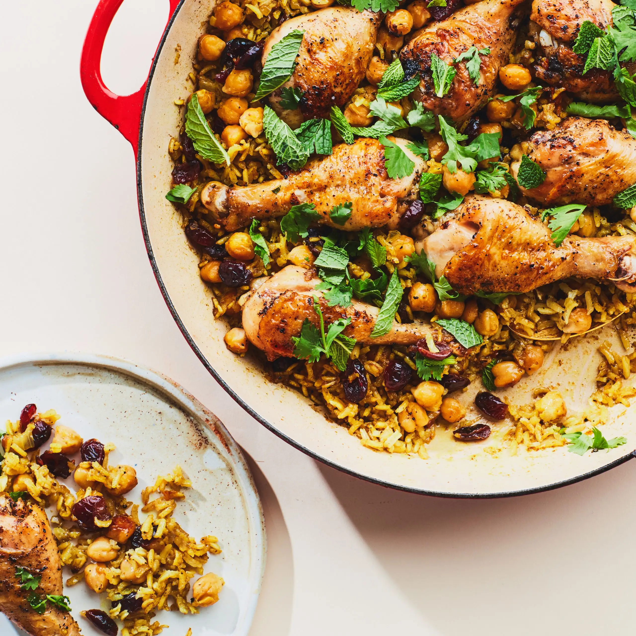 Hühnerwaffe mit Reis und Bohnen