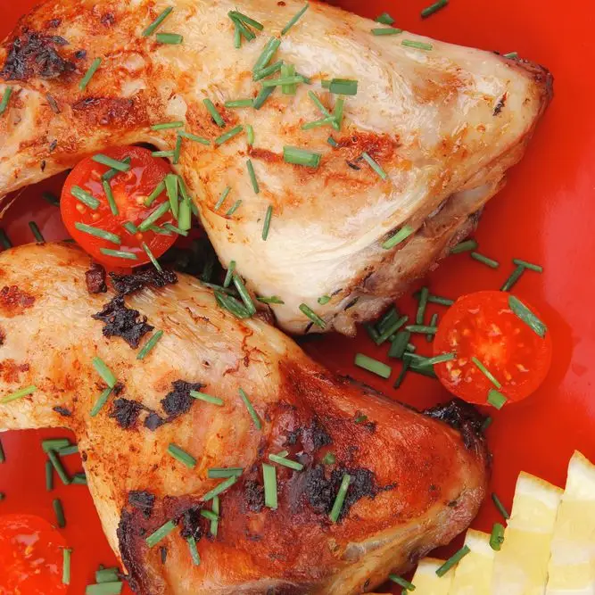 Pernas de frango assados ​​com limão e tomilho