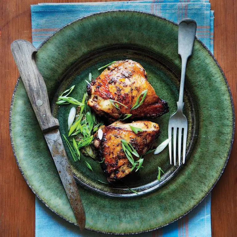 Coxas de frango marinadas por citros