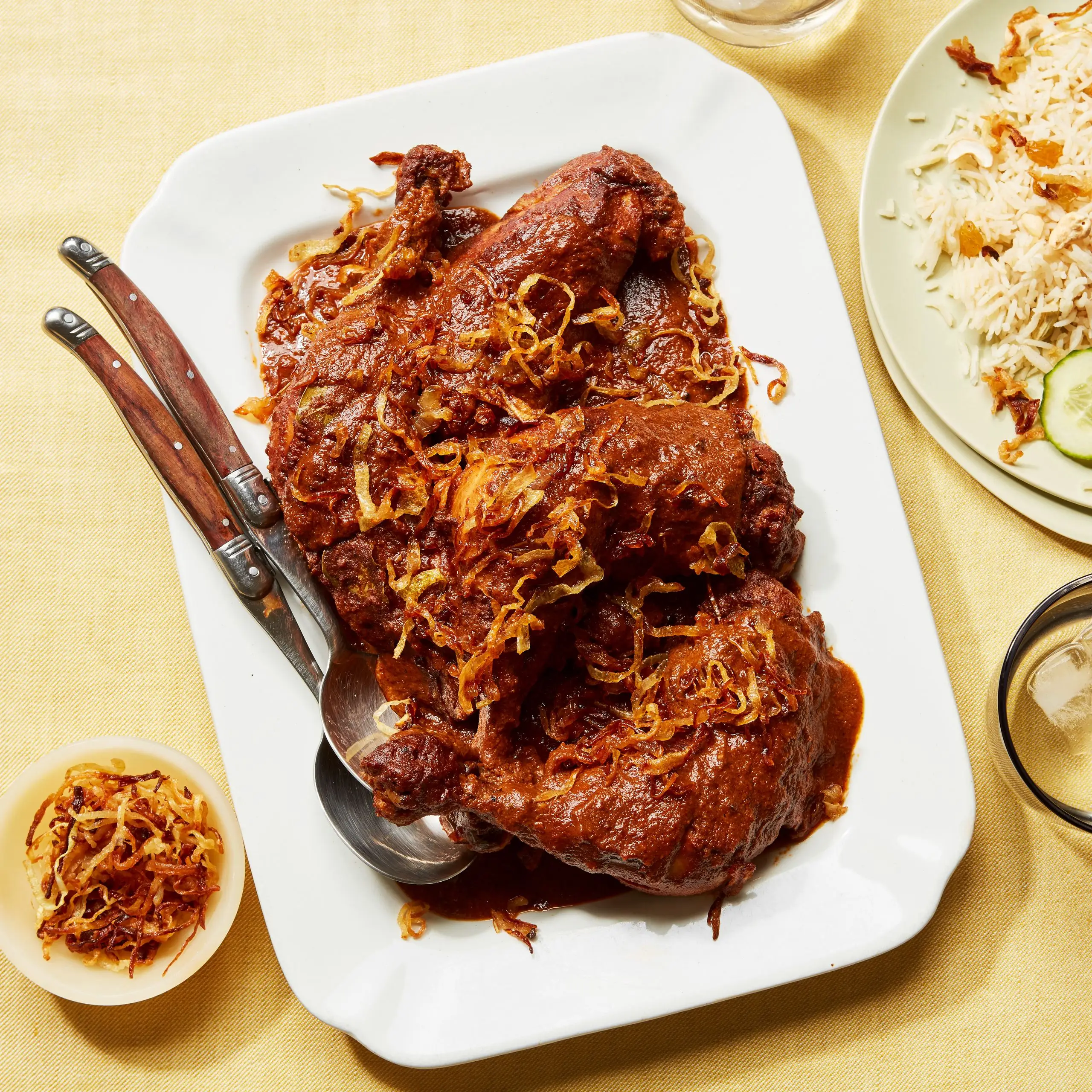 Frango assado no casamento de Bangladesh