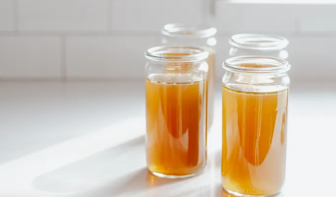 Receita de caldo de osso de pés de galinha