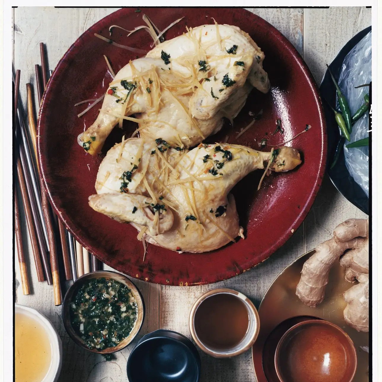 Frango cozido no vapor com molho especial do fã Xiao