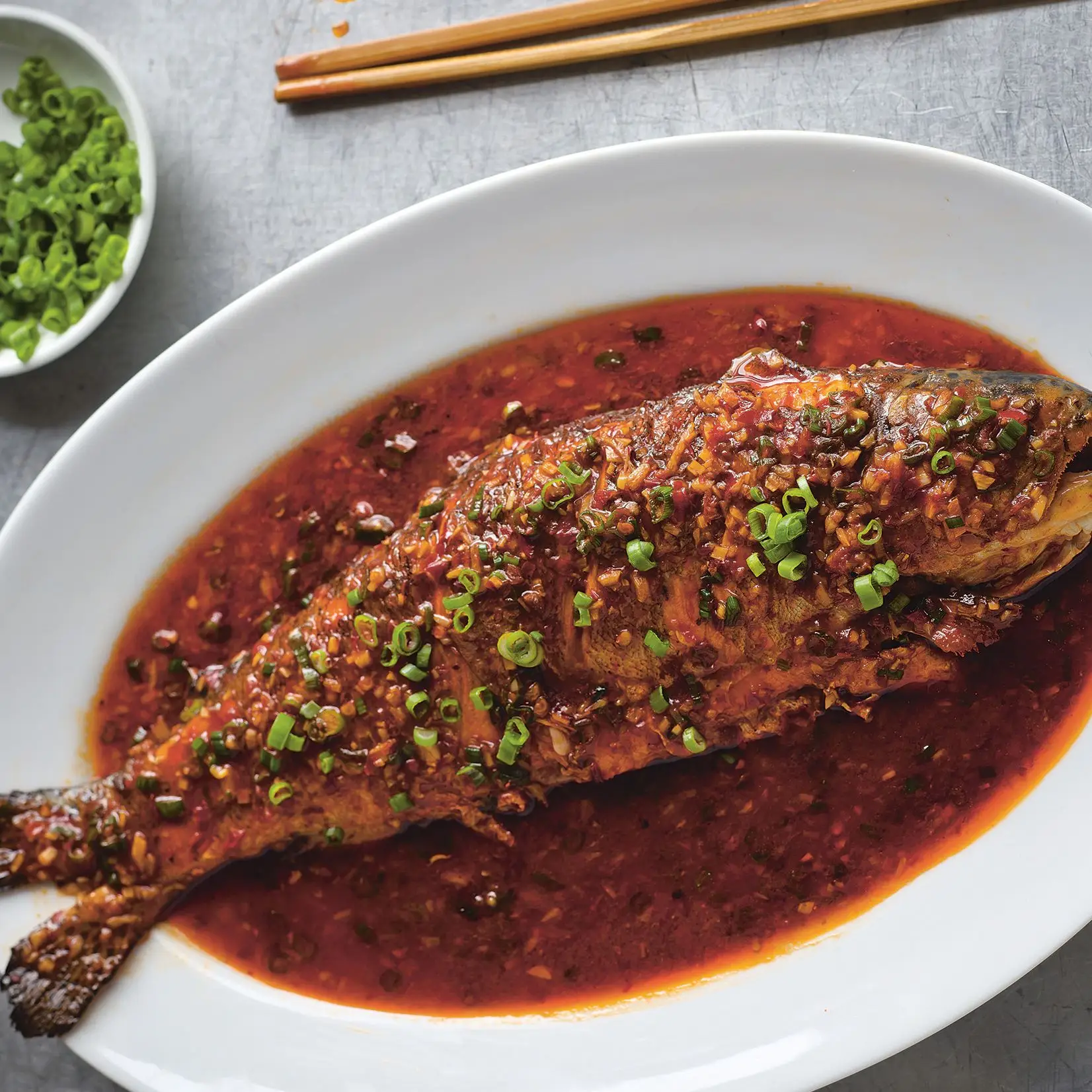 Truta refogada em molho de pimenta (Dou Ban Yu)