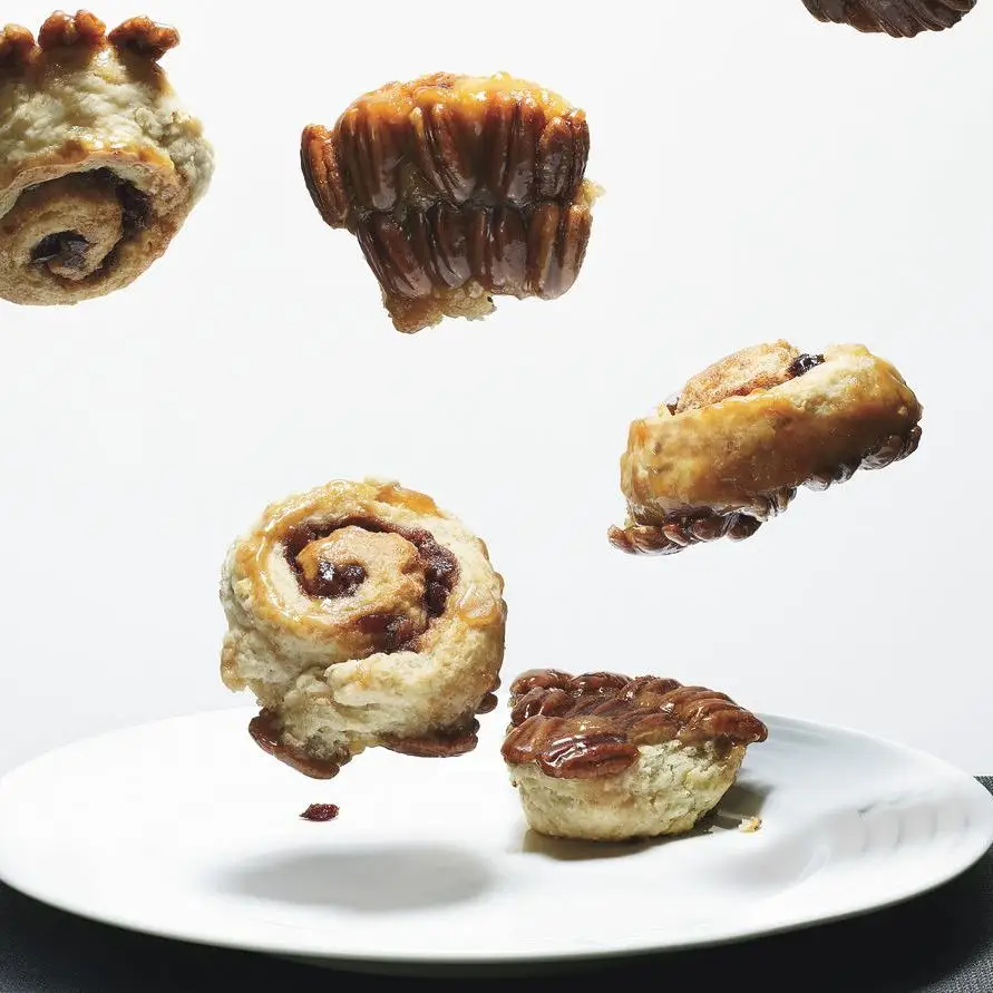 Biscoitos pegajosos de aveia, nozes e nozes