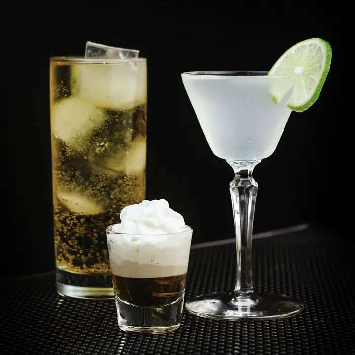 12 barmen confessam as coisas mais embaraçosas que usavam para beber