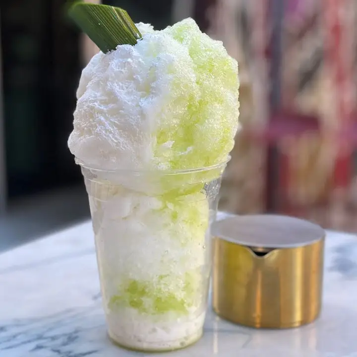 Pandan-Coconut Kaki-tail