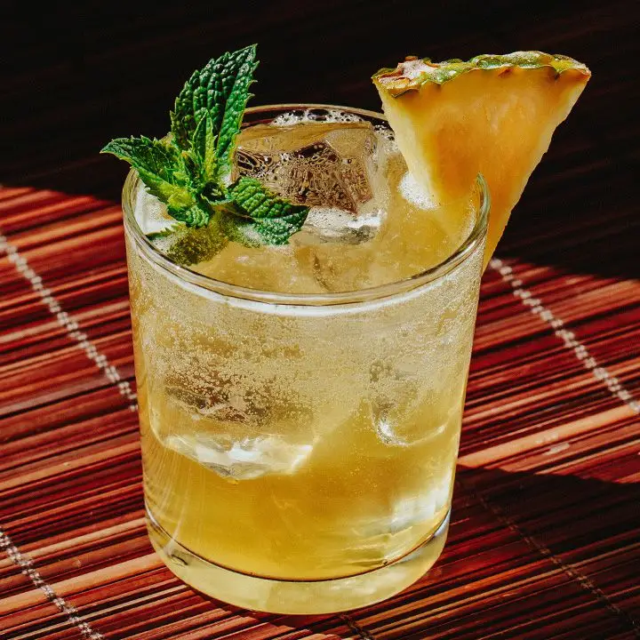 Pineapple Vanilla mojito
