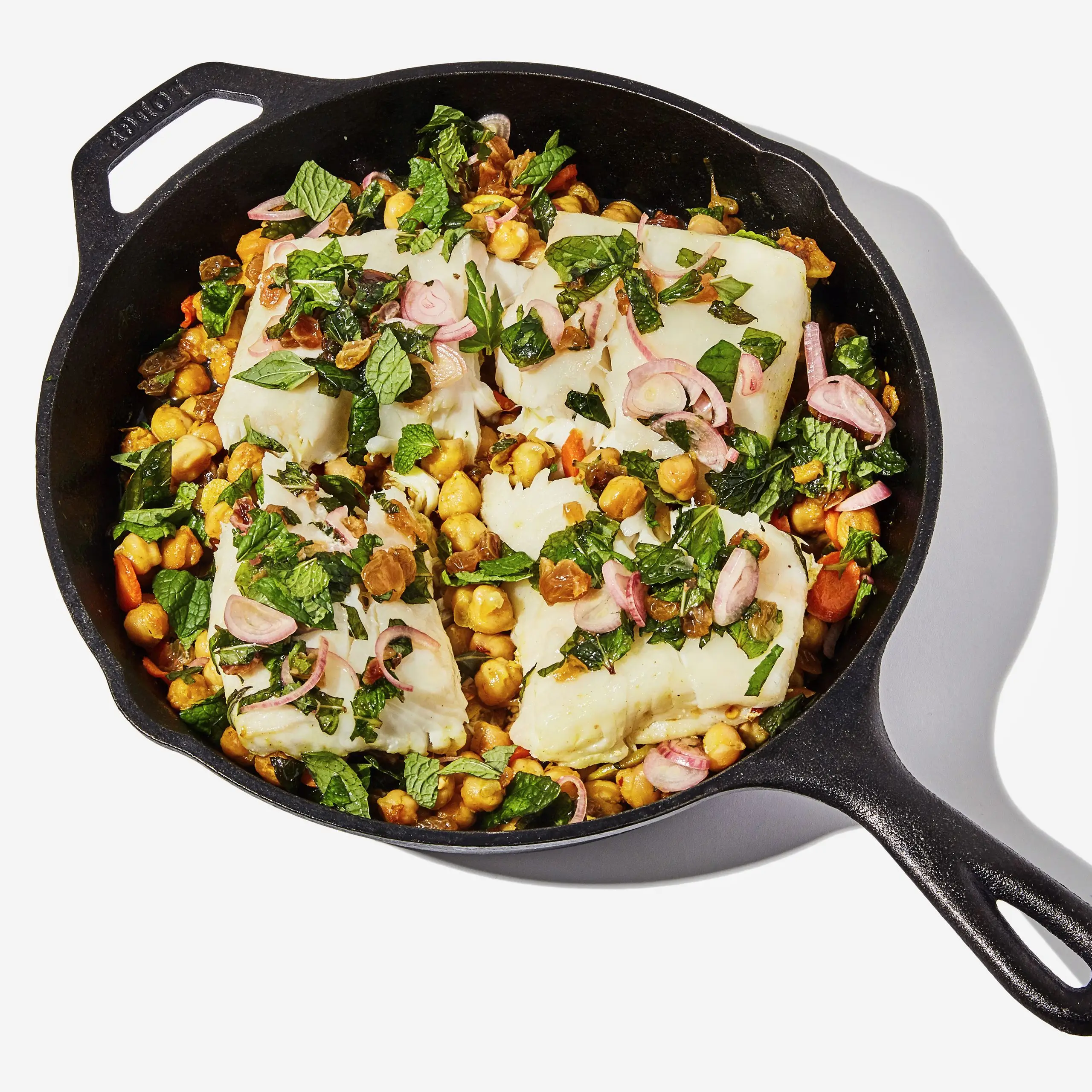 Peixe infalível com grão de bico temperado